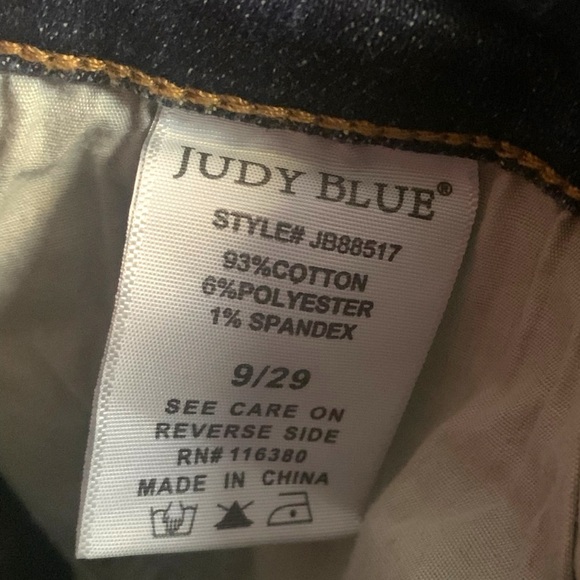 JUDY BLUE Mid Rise Cropped Straight Leg Jean Dark Wash size 9 / 29 - Picture 9 of 10